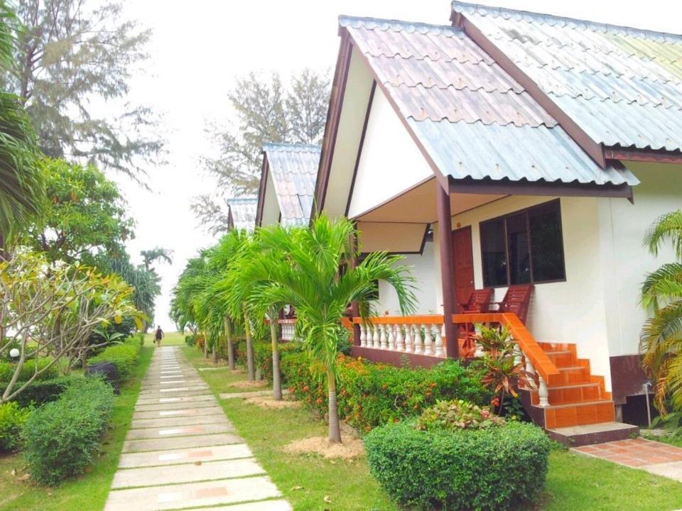Klongdao Beach Resort Koh Lanta Ngoại thất bức ảnh