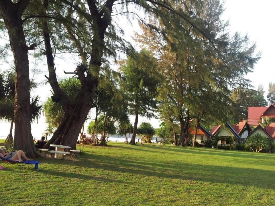Klongdao Beach Resort Koh Lanta Ngoại thất bức ảnh