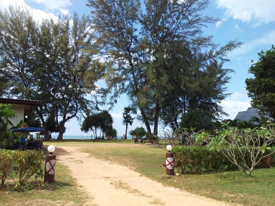 Klongdao Beach Resort Koh Lanta Ngoại thất bức ảnh